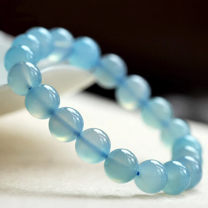 Natural Blue Chalcedony Bracelet Men and Women Models Fresh Sea Blue Crystal Bracelets Women Models
Natural Blue Chalcedony Bracelet Men and Women Models Fresh Sea Blue Crystal Bracelets Women Models