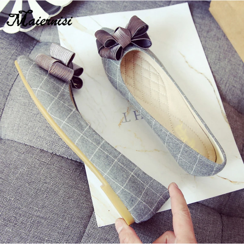 MAIERNISI Womene Flat Shoes Classic Casual Loafers Shoe Female Slip On Women's Flats Moccasins Lady Butterfly-knot Big Size 43
MAIERNISI Womene Flat Shoes Classic Casual Loafers Shoe Female Slip On Women's Flats Moccasins Lady Butterfly-knot Big Size 43