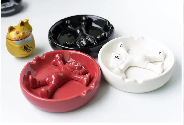 Hot Gallery 1950 OriginalFake KAWS Ashtray Ceramic Ashtray ,Three color optional
Hot Gallery 1950 OriginalFake KAWS Ashtray Ceramic Ashtray ,Three color optional