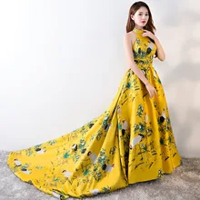 Vestidos de Noche amarillos 2018 Halter satinado espalda descubierta un tamaño vestidos largos de fiesta vestido chino moda Cheongsam vestido(China)