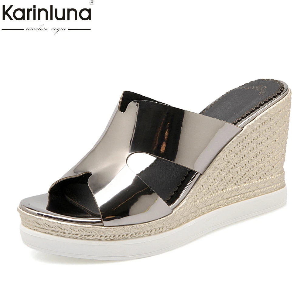 INS Hot luxury brand Mules Woman Summer Platform Wedges High Heels Slippers Women Wedges Shoes Woman big Size 33-43
INS Hot luxury brand Mules Woman Summer Platform Wedges High Heels Slippers Women Wedges Shoes Woman big Size 33-43