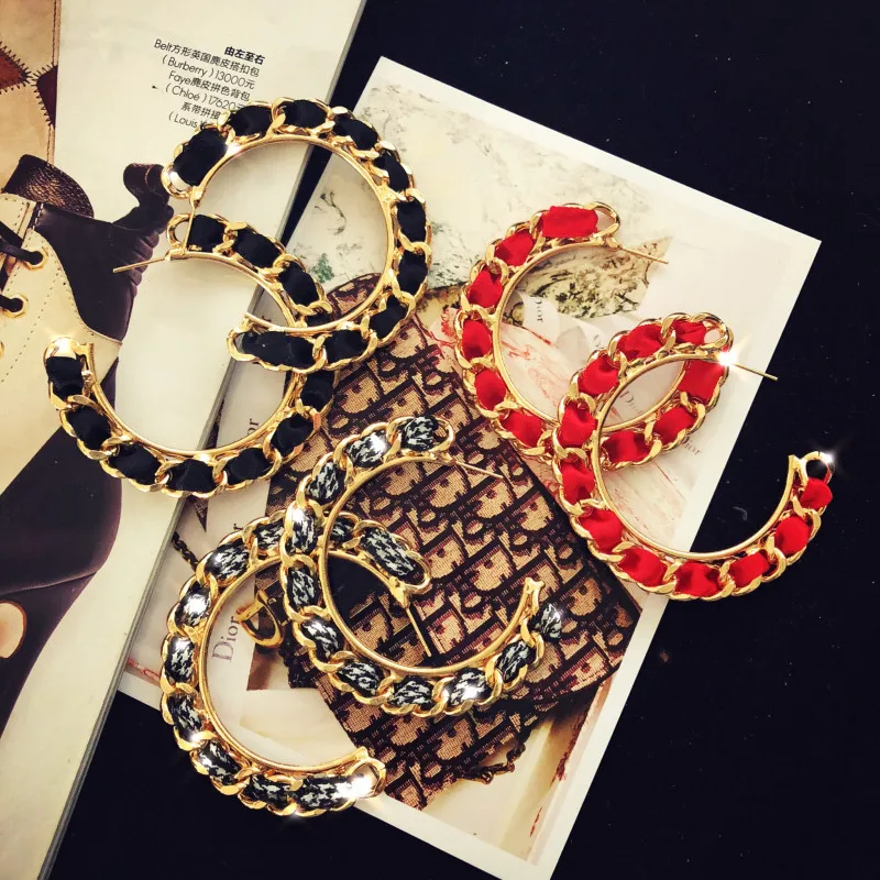 Lukeni 2019 Luxury Design Fashiom Style Big Statement Drop Dangle Metal Earrings For Woemen Cc Earrings Ribbon Weaves Jewelry
Lukeni 2019 Luxury Design Fashiom Style Big Statement Drop Dangle Metal Earrings For Woemen Cc Earrings Ribbon Weaves Jewelry