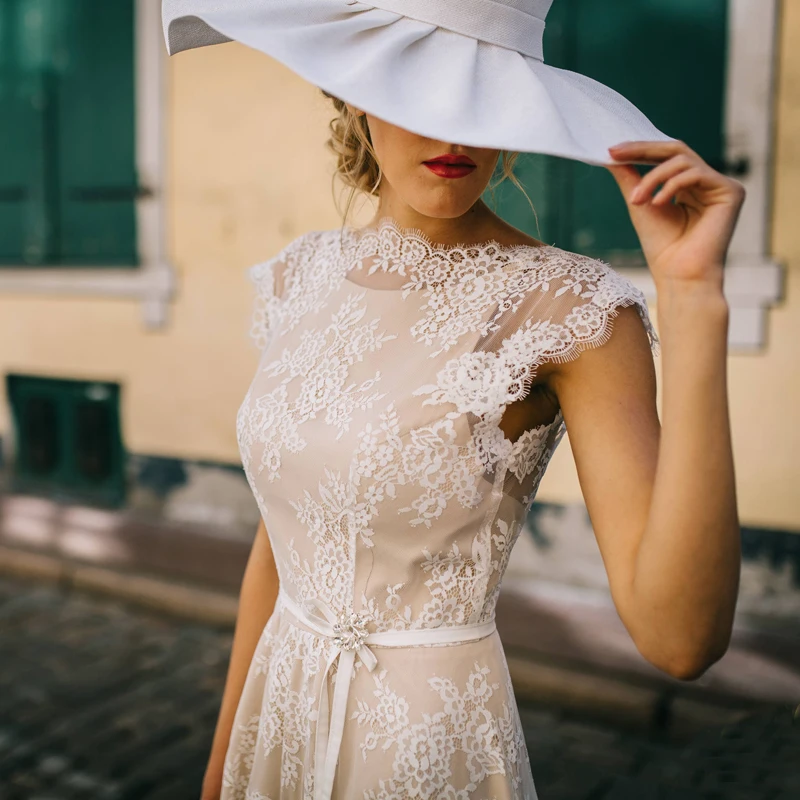 Vintage 2019 Champagne Lace Bohemian Country Wedding Dress A Line V Back Cap Sleeve Bridal Gown Vestidos de Novia Custom Made
Vintage 2019 Champagne Lace Bohemian Country Wedding Dress A Line V Back Cap Sleeve Bridal Gown Vestidos de Novia Custom Made