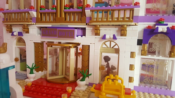 UTB8b2Kja._4iuJk43Fqq6z.FpXaS