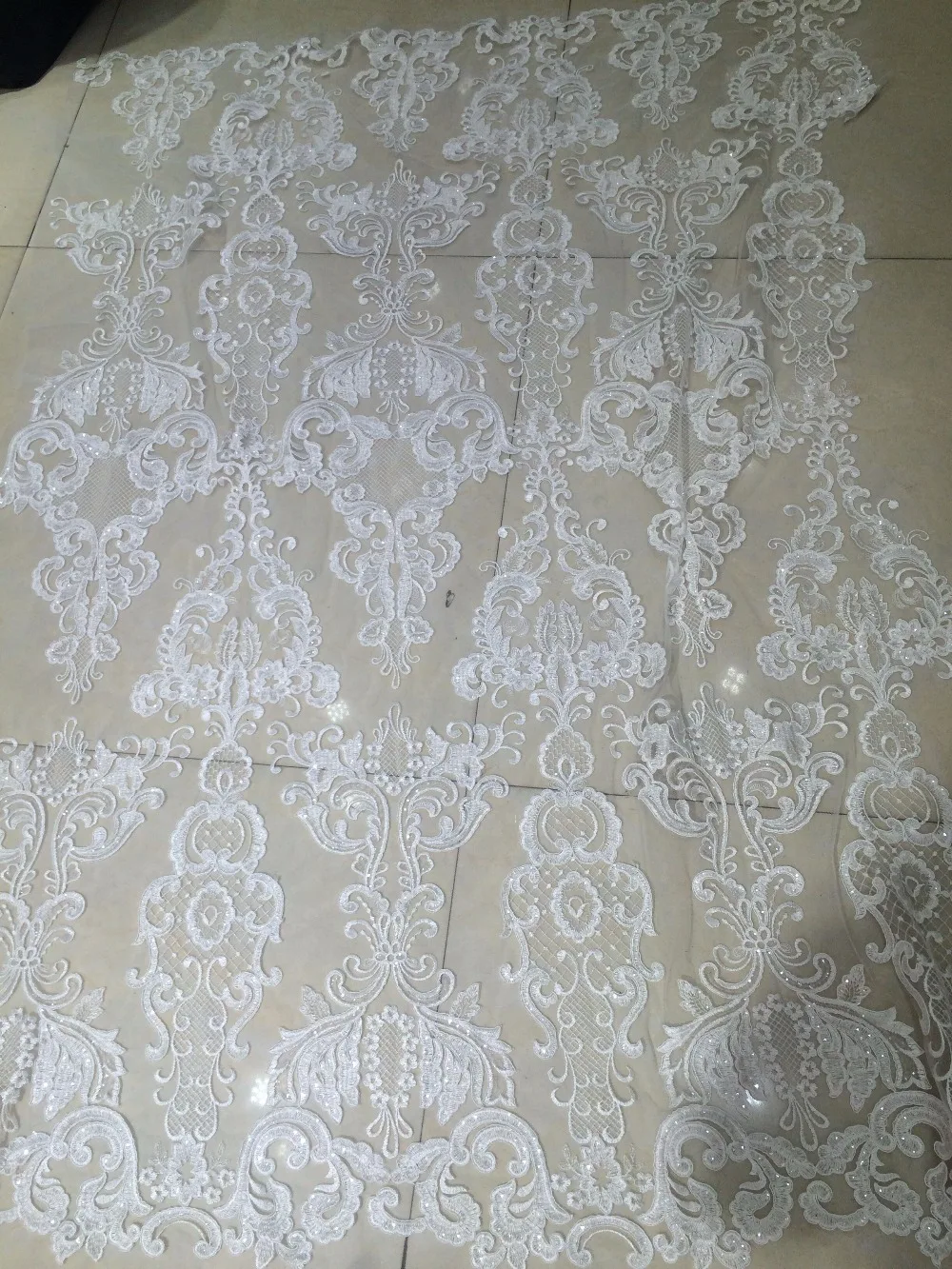 unique Z-han696 french net lace fabric embroidery lace fabric with sequins white African Lace Fabric for wedding dress
unique Z-han696 french net lace fabric embroidery lace fabric with sequins white African Lace Fabric for wedding dress