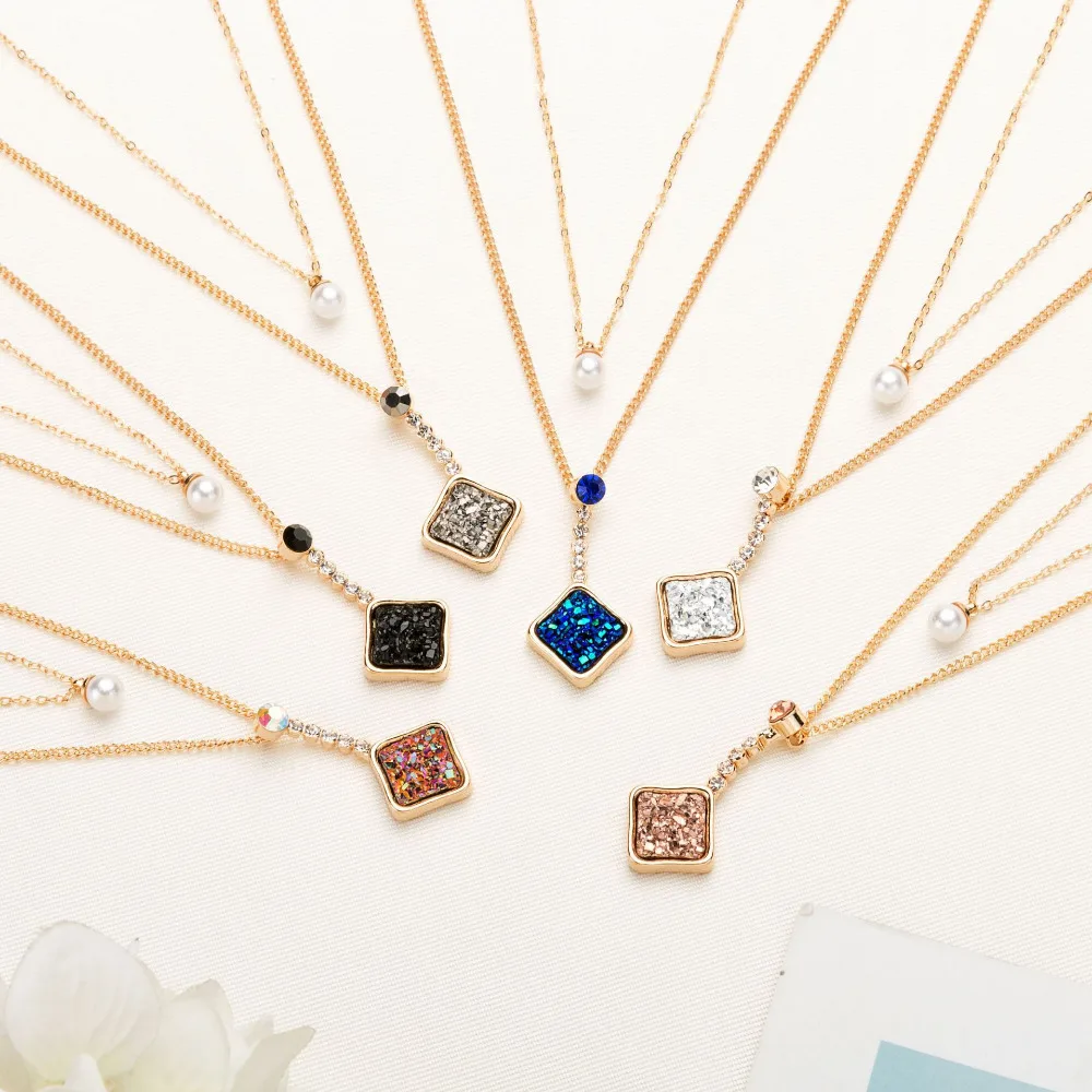 8Seasons Fashion Necklace Gold Pearl Geometric Brown Square Rhinestone Pendant Multilayer Love Women Necklace Charms,1 Piece
8Seasons Fashion Necklace Gold Pearl Geometric Brown Square Rhinestone Pendant Multilayer Love Women Necklace Charms,1 Piece