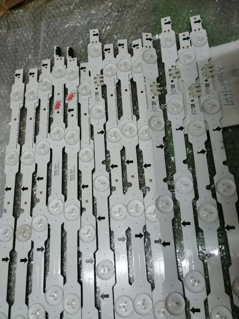 14pcs new original LED strip Circuits LM41-00106H / LM41-00106G FOR UA55HU5903J UA55HU5900J GLB
14pcs new original LED strip Circuits LM41-00106H / LM41-00106G FOR UA55HU5903J UA55HU5900J GLB