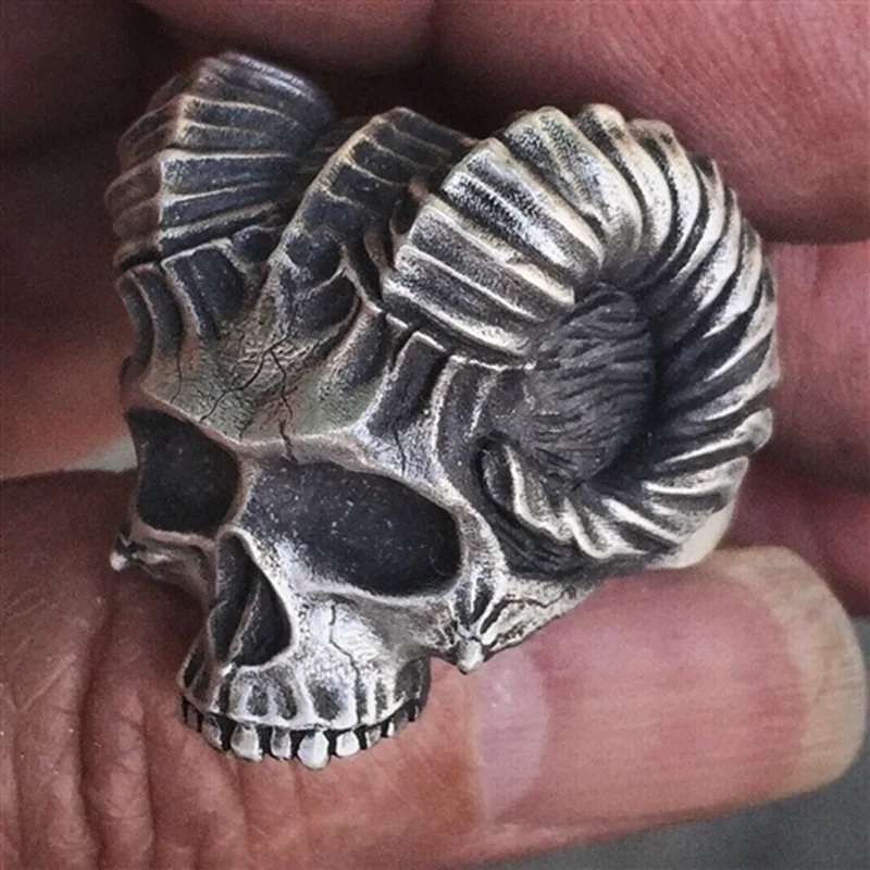 Us Size 7-14 Satan Sheep Horn Devil Skull Men Signet Rings Punk Gothic Anti-authority Male Finger Rings Dropshipping
Us Size 7-14 Satan Sheep Horn Devil Skull Men Signet Rings Punk Gothic Anti-authority Male Finger Rings Dropshipping