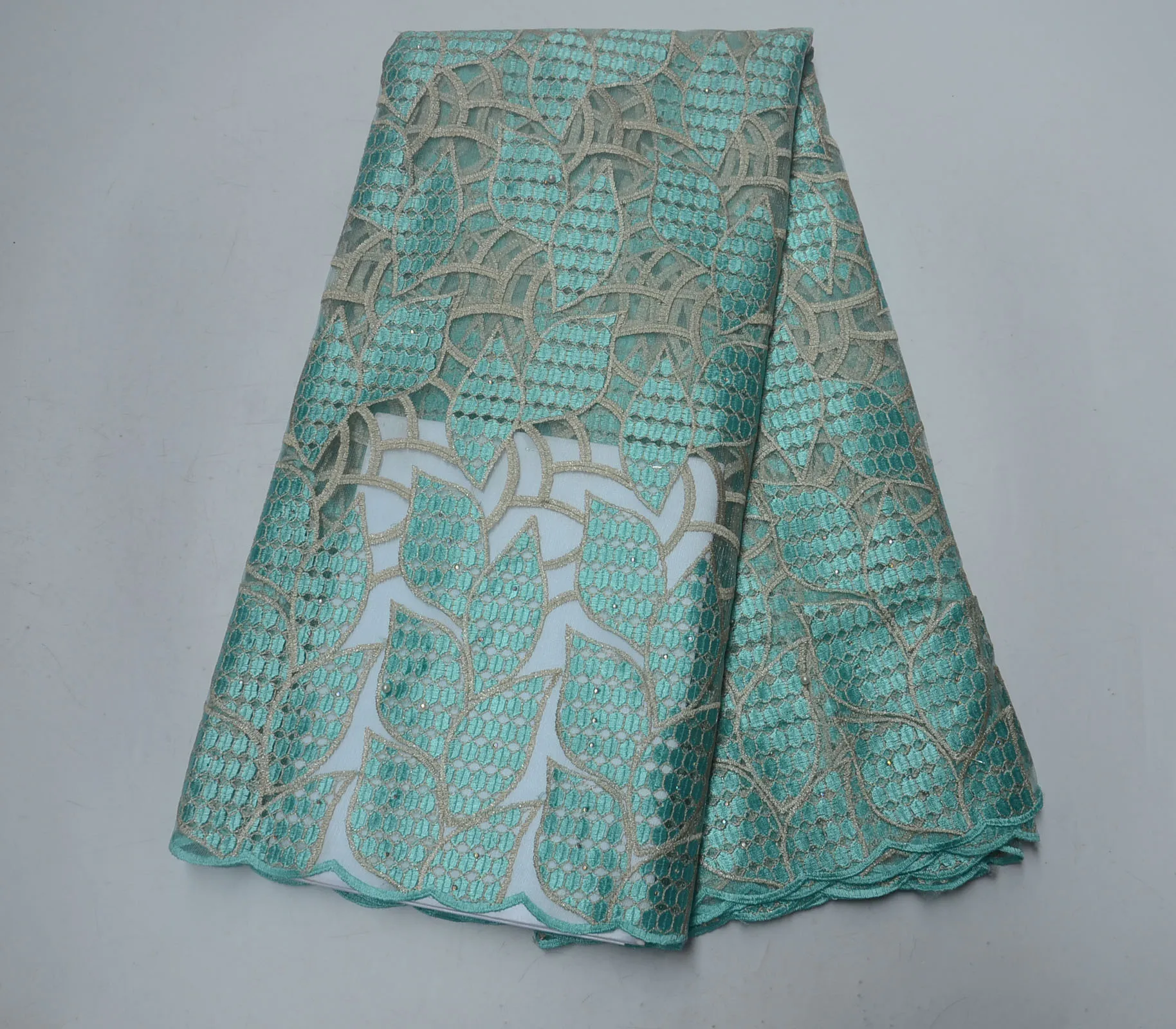 African lace Florals Embroidery 120 cm width fabric for Bridal sold by the 5Yard
African lace Florals Embroidery 120 cm width fabric for Bridal sold by the 5Yard