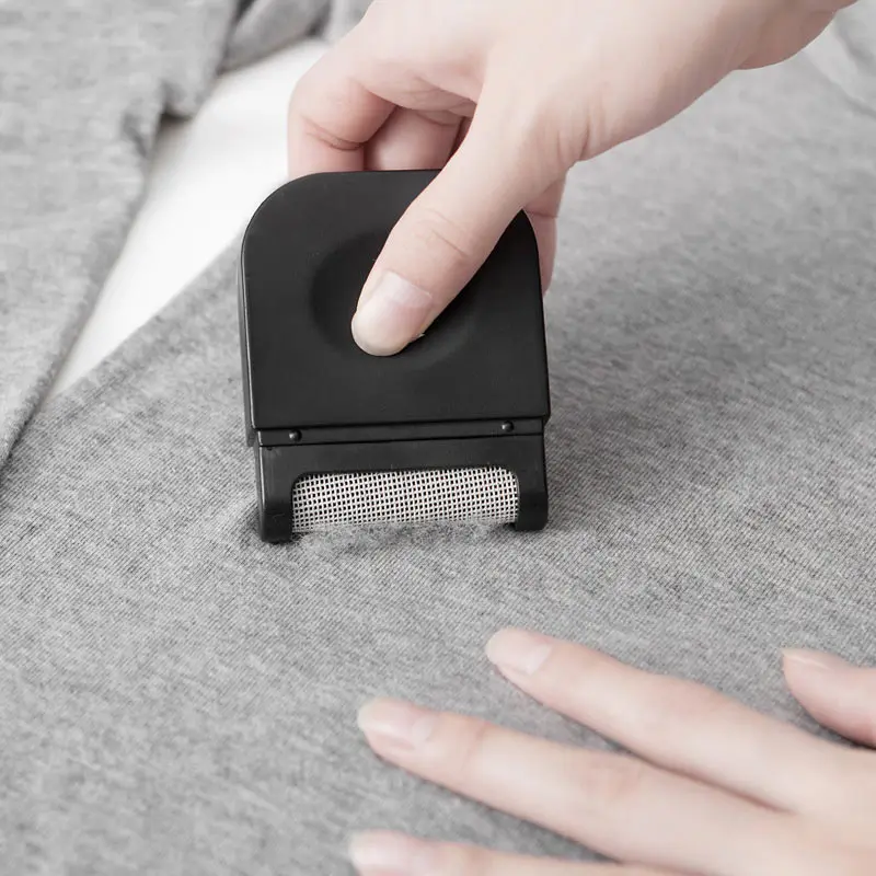 Portable Mini Clothes Lint Remover Fluff Pellet Cut Machine Fabric Sweater Curtains Carpets Fuzz Pills Shaver HY99
Portable Mini Clothes Lint Remover Fluff Pellet Cut Machine Fabric Sweater Curtains Carpets Fuzz Pills Shaver HY99