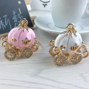 50pcs New Gold Plated Alloy Cinderella Pumpkin Carriage Keychain Key Chain Wedding Favors and Gifts Wedding Souvenirs W9962
50pcs New Gold Plated Alloy Cinderella Pumpkin Carriage Keychain Key Chain Wedding Favors and Gifts Wedding Souvenirs W9962