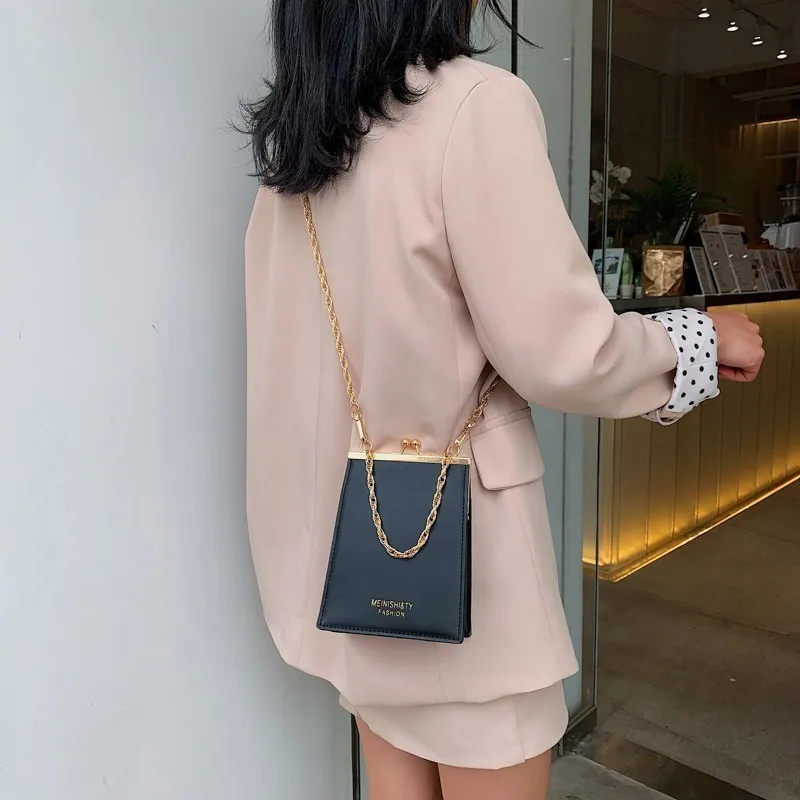 England Fashion Small Women Bags 2019 Ladies PU Leather Day Clutches Luxury Handbags Women Bags Designer Hasp Chain Girls Purse
England Fashion Small Women Bags 2019 Ladies PU Leather Day Clutches Luxury Handbags Women Bags Designer Hasp Chain Girls Purse