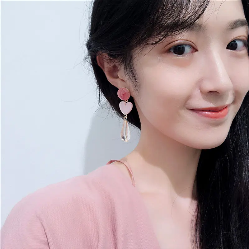 Elegant Pink Heart Shaped Earrings For Women New Simple Sweet Acrylic Stud Statement Earrings Party Gift Brincos Fashion Jewelry
Elegant Pink Heart Shaped Earrings For Women New Simple Sweet Acrylic Stud Statement Earrings Party Gift Brincos Fashion Jewelry