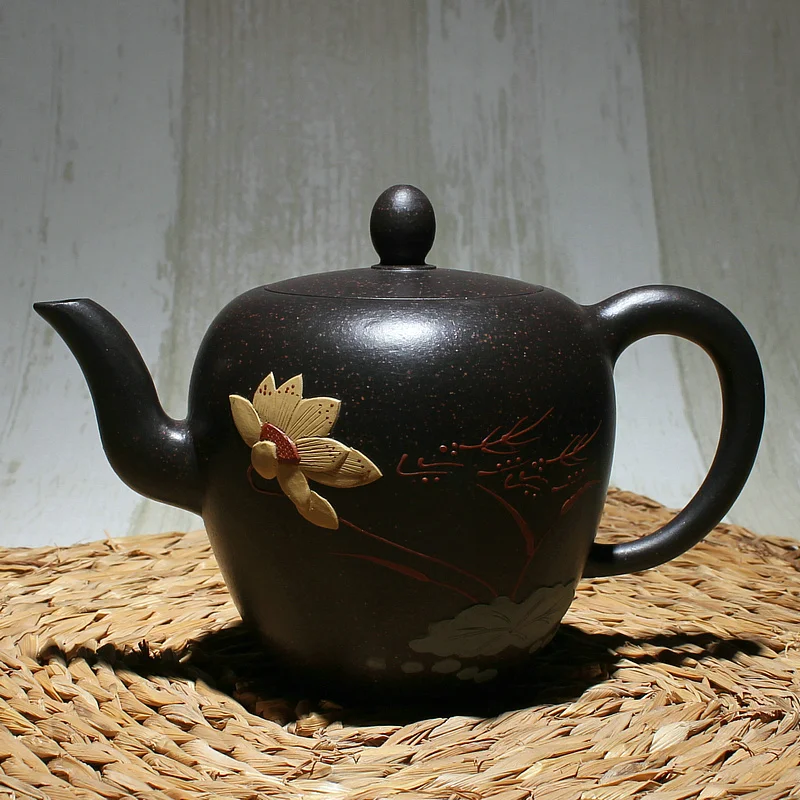 Ore Black gold sand 300cc all hand Yixing teapot pure hand-made beauty shoulder pot (With certificate)
Ore Black gold sand 300cc all hand Yixing teapot pure hand-made beauty shoulder pot (With certificate)