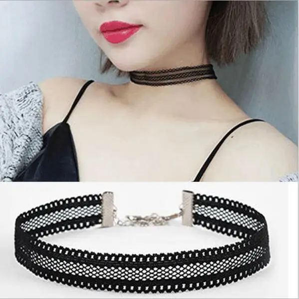 South Korea's Simple Transparent Lace Silk Wavy Striped Short Necklace Clavicle Collar
South Korea's Simple Transparent Lace Silk Wavy Striped Short Necklace Clavicle Collar