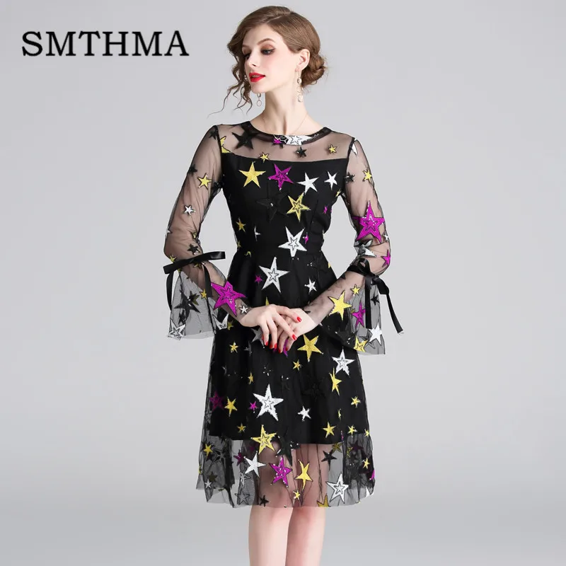 High-end boutique 2019 spring mesh Embroidered sequined five-pointed star Dresses women Flare Sleeve Runway Dress vestidos
High-end boutique 2019 spring mesh Embroidered sequined five-pointed star Dresses women Flare Sleeve Runway Dress vestidos
