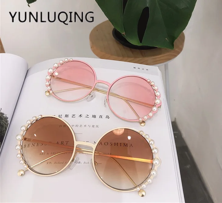 2019 new large frame thin round face round pearl sunglasses Korean version Chao Fu Gu street sunglasses 54030
2019 new large frame thin round face round pearl sunglasses Korean version Chao Fu Gu street sunglasses 54030