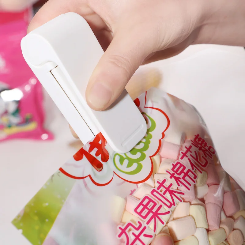 Plastic Bag Clip Handheld Mini Electric Heat Sealing Machine Impulse Sealer Seal Packing Work with Battery Portable Bag Clips
Plastic Bag Clip Handheld Mini Electric Heat Sealing Machine Impulse Sealer Seal Packing Work with Battery Portable Bag Clips
