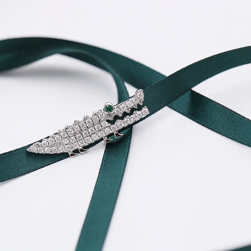Personality fashion necklace female spring and summer crocodile silk belt short women necklace gift for girl wholesale
Personality fashion necklace female spring and summer crocodile silk belt short women necklace gift for girl wholesale