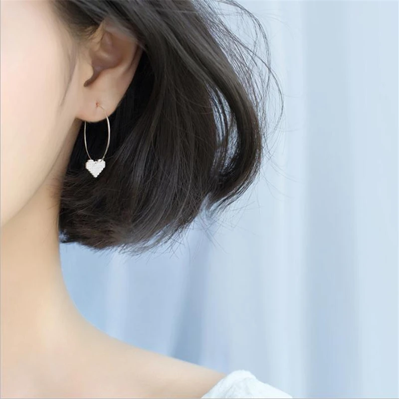 100% 925 Silver Korean Style Circle Lovely Heart Shaped Crystal Hoop Earrings Charm Trend Women Jewelry Popular Sale E8435
100% 925 Silver Korean Style Circle Lovely Heart Shaped Crystal Hoop Earrings Charm Trend Women Jewelry Popular Sale E8435
