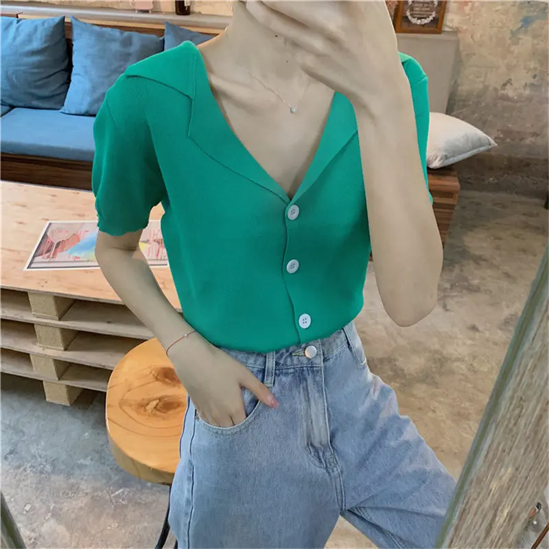 Alien Kitty Solid Fresh Casual Female 2019 Summer Brief Loose V-Neck Sweet Simple Free Cardigans Fashion Green Knitted Shirt
Alien Kitty Solid Fresh Casual Female 2019 Summer Brief Loose V-Neck Sweet Simple Free Cardigans Fashion Green Knitted Shirt