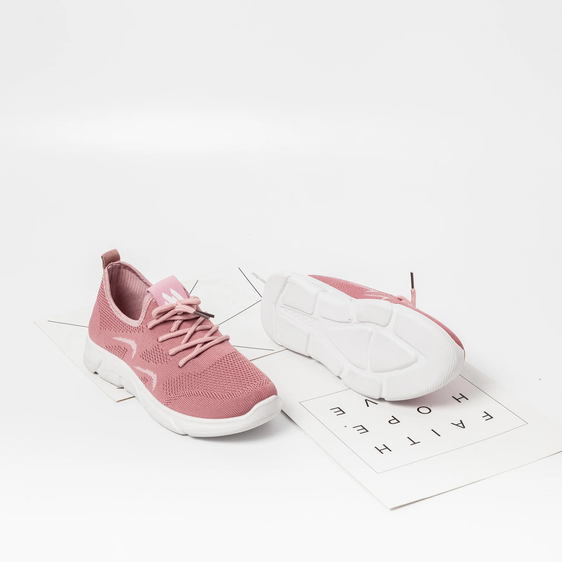 Spring and summer women's shoes students wild mesh casual shoes non-slip running shoes flying woven sports shoes
Spring and summer women's shoes students wild mesh casual shoes non-slip running shoes flying woven sports shoes