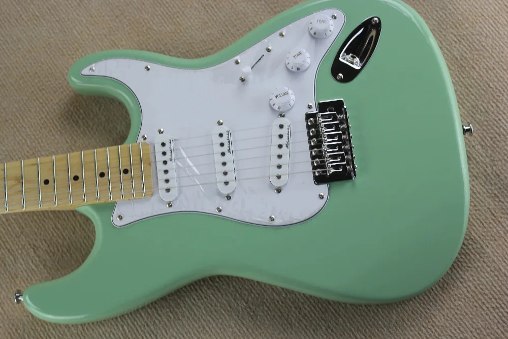Factory store light green ST signature yellow maple fretboard 6 string Electric Guitar Guitarra free shipping
Factory store light green ST signature yellow maple fretboard 6 string Electric Guitar Guitarra free shipping