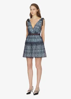2019 Mini Dress Elegant Lace BacklessSpaghetti Strap Women See-Through Sleeveless Night Club V Neck Body con Dresses Wholesale
2019 Mini Dress Elegant Lace BacklessSpaghetti Strap Women See-Through Sleeveless Night Club V Neck Body con Dresses Wholesale