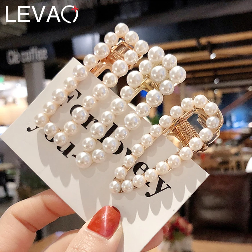 Levao Gorgeous Pearls Hollow Hair Clips for Fancy Girls Fashion Personality Golden Alloy Hairpins for Women Party/Photography
Levao Gorgeous Pearls Hollow Hair Clips for Fancy Girls Fashion Personality Golden Alloy Hairpins for Women Party/Photography
