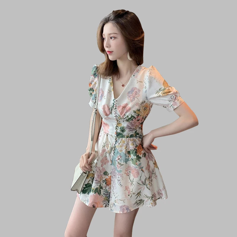 SMTHMA New Fashion Runway Designer Summer Dress Women's High Quality Vintage Sexy V-neck Print Puff Sleeve Dress
SMTHMA New Fashion Runway Designer Summer Dress Women's High Quality Vintage Sexy V-neck Print Puff Sleeve Dress