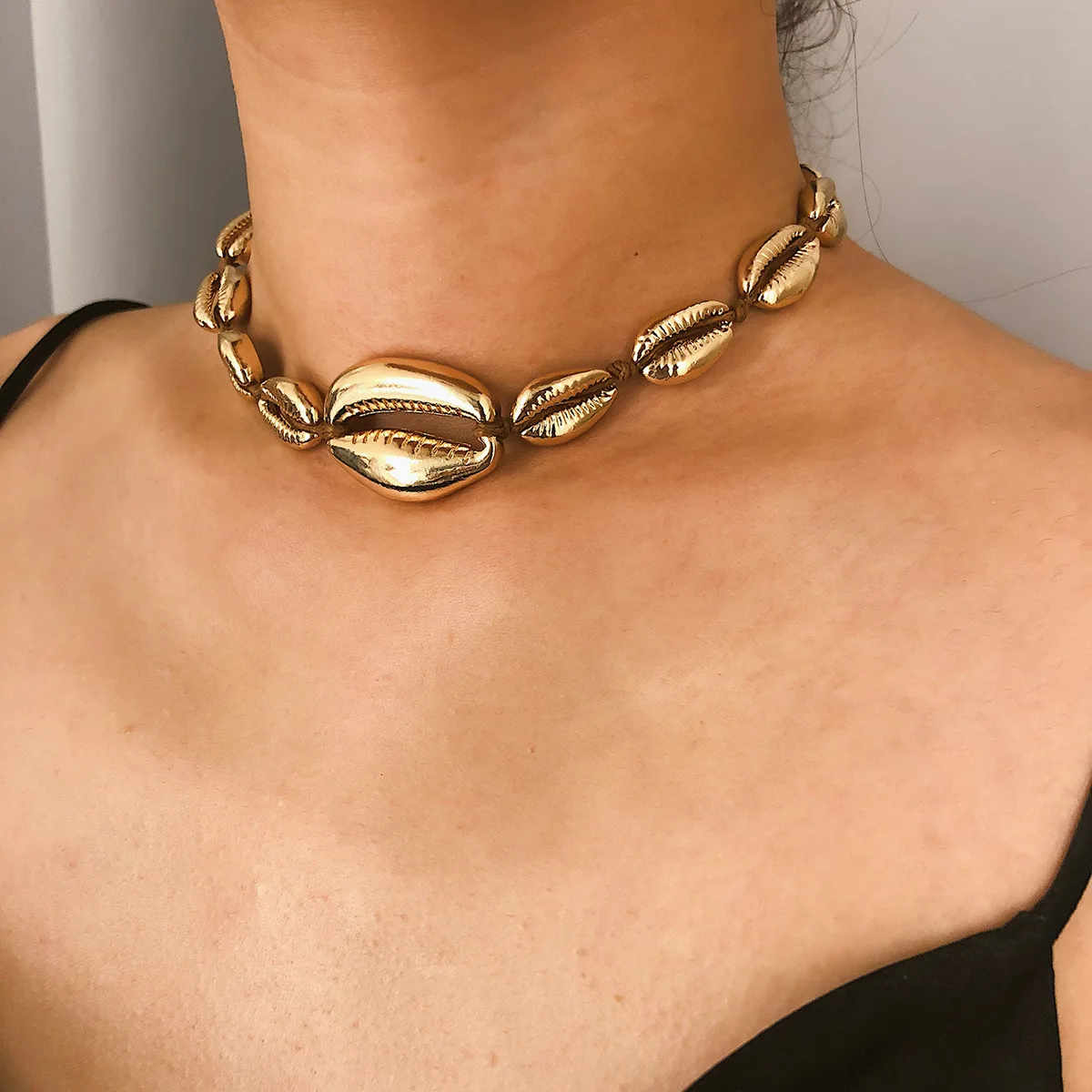 2019 New Fashion Gold Silver Color Alloy Cowrie Shell Necklace for Women Scallop Bead Chain Pendant Necklace Collar Collier
2019 New Fashion Gold Silver Color Alloy Cowrie Shell Necklace for Women Scallop Bead Chain Pendant Necklace Collar Collier