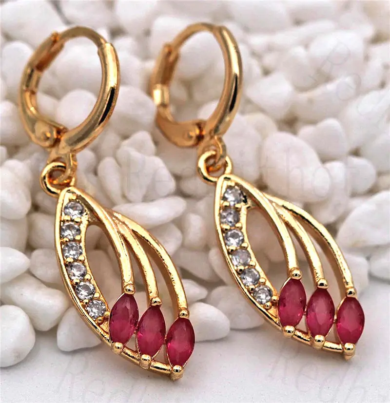 New Arrival Luxury Drop Earring for Women Gold Color Hollow Earring with Red Zircon Trendy Jewelry for Party Wedding Gift
New Arrival Luxury Drop Earring for Women Gold Color Hollow Earring with Red Zircon Trendy Jewelry for Party Wedding Gift
