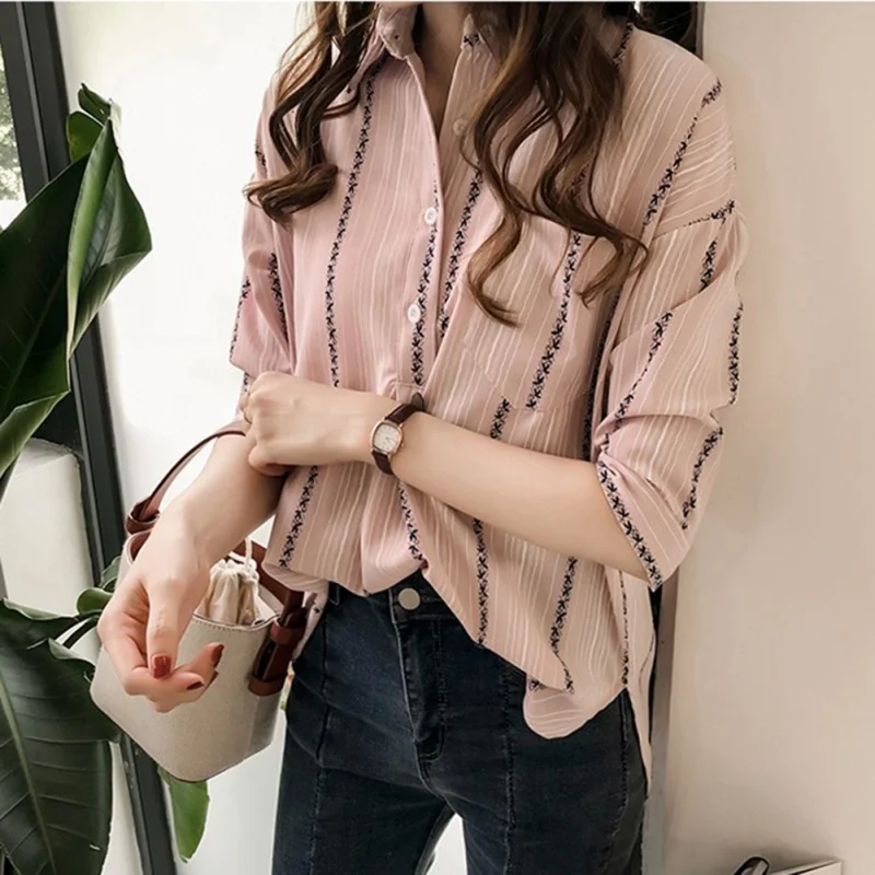 2018 Autumn Spring Striped Slim Vintage Shirts Women Casual Shirts Ladies Plus Size Women Classic Style Shirts Female
2018 Autumn Spring Striped Slim Vintage Shirts Women Casual Shirts Ladies Plus Size Women Classic Style Shirts Female