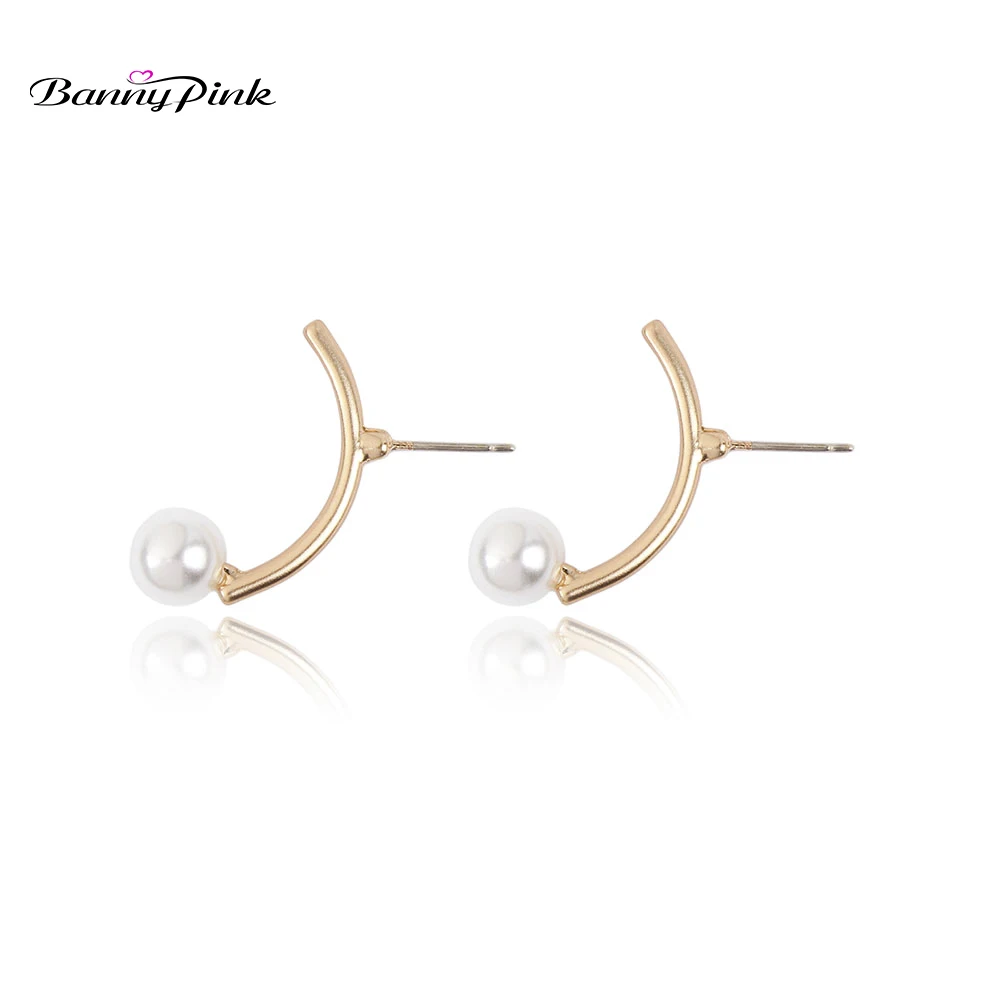 Banny Pink Brief Alloy Curved Bar Studs Earrings For Women New Korea Imitation Pearl Prevent Allergy Post Earrings Brinco Bijoux
Banny Pink Brief Alloy Curved Bar Studs Earrings For Women New Korea Imitation Pearl Prevent Allergy Post Earrings Brinco Bijoux