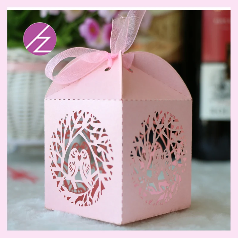 50pcs laser cut Mini pearl paper love bride cage favor Candy Box Birthday candy box for wedding party guest gift box with ribbon
50pcs laser cut Mini pearl paper love bride cage favor Candy Box Birthday candy box for wedding party guest gift box with ribbon