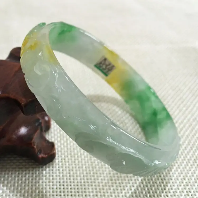 A-34 Beautiful Hand-carved Emerald Green Jadeite Jade Gems Bracelet Bangle 59mm a 5.19 
A-34 Beautiful Hand-carved Emerald Green Jadeite Jade Gems Bracelet Bangle 59mm a 5.19
