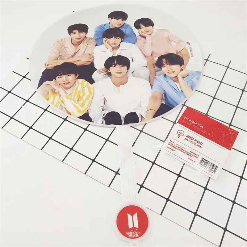 Kpop Bangtan Boys WORLD TOUR Official Same Translucent Fans LOVE YOURSELF ANSWER Concert Same Fans 28X28 CM
Kpop Bangtan Boys WORLD TOUR Official Same Translucent Fans LOVE YOURSELF ANSWER Concert Same Fans 28X28 CM