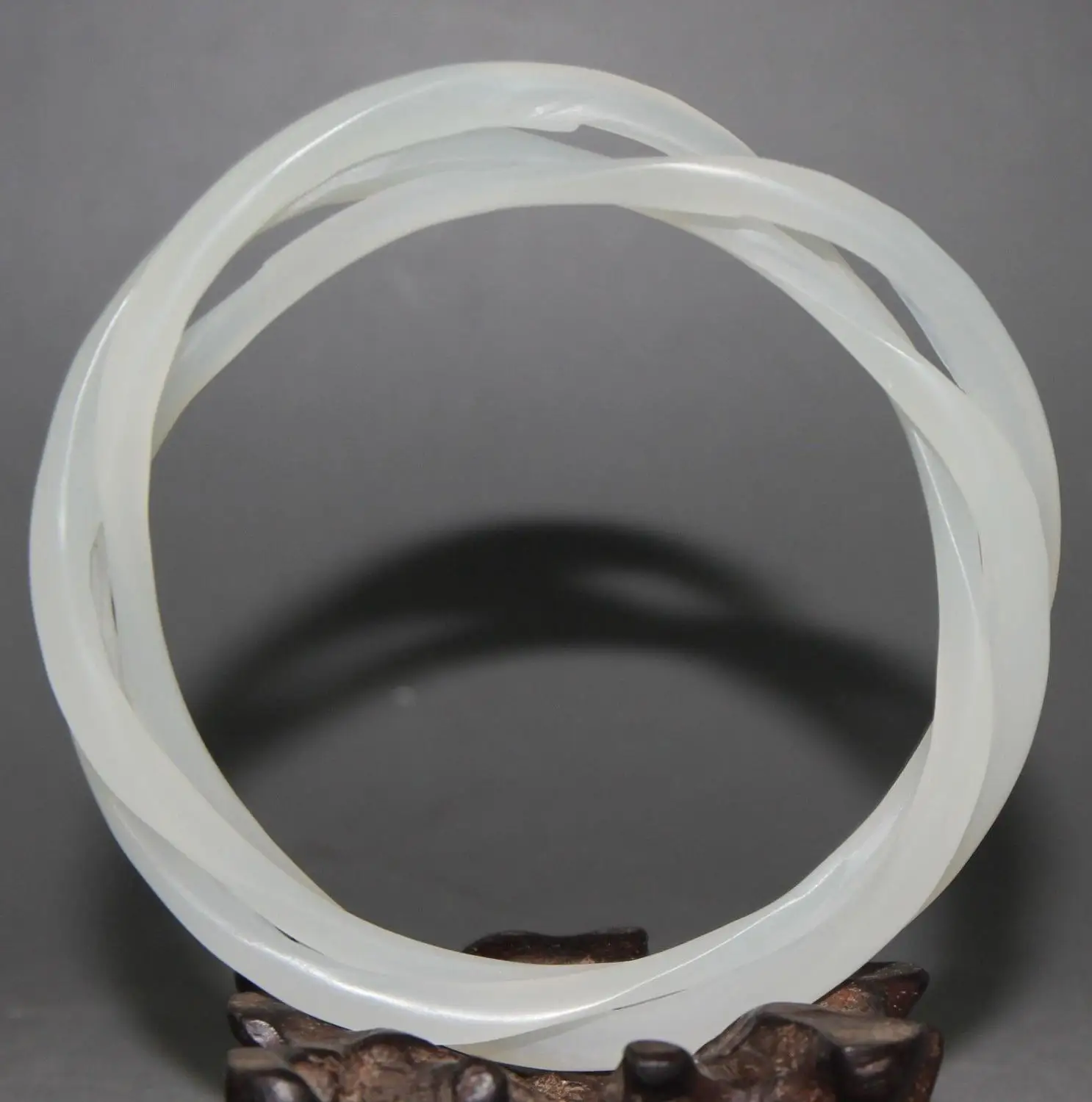 Ancient Chinese jade bangle carved jade Bracelet
Ancient Chinese jade bangle carved jade Bracelet