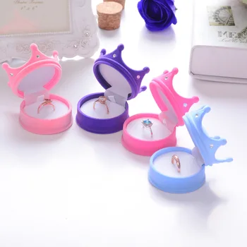100pcs/lot crown Shape necklace pendant jewelry boxes creative couple ring box jewelry Christmas gift 6.5x6.5x4.7cm2.6x2.6x1.86"
100pcs/lot crown Shape necklace pendant jewelry boxes creative couple ring box jewelry Christmas gift 6.5x6.5x4.7cm2.6x2.6x1.86"