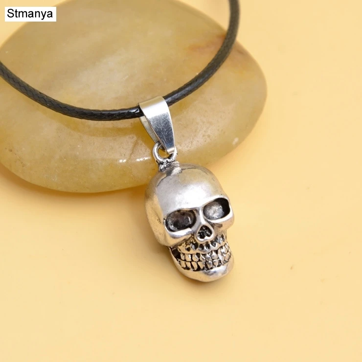 2 PCS/Lot Mens Jewelry Skull Pendant Alloy Necklaces Black Leather Chain Skull Pendant Silver Necklace For Men Women Gift 19074
2 PCS/Lot Mens Jewelry Skull Pendant Alloy Necklaces Black Leather Chain Skull Pendant Silver Necklace For Men Women Gift 19074