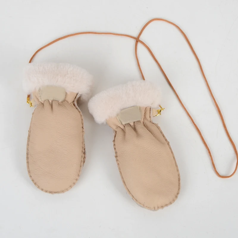 2018 Winter 1-5Y Kids Warm Gloves 100% Natural Sheep Fur Gloves for Boys Girls Children's Thick Mittens Outdoor Hand made
2018 Winter 1-5Y Kids Warm Gloves 100% Natural Sheep Fur Gloves for Boys Girls Children's Thick Mittens Outdoor Hand made