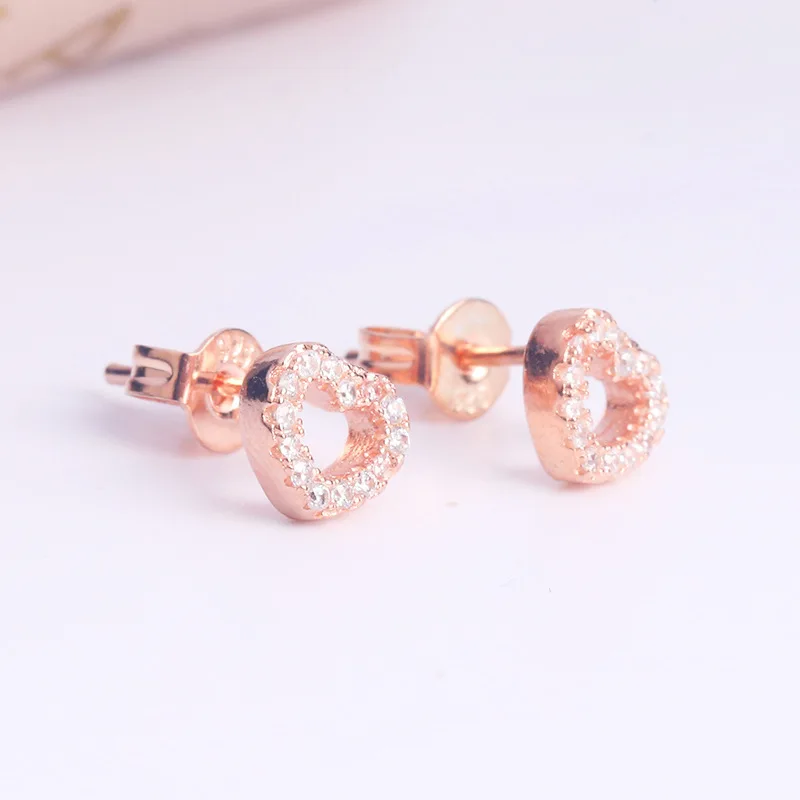 Fashion AAA Zircon Element Stud Earrings for Women Earring Simple Jewelry Heart-shaped Hollow Full Drill Pattern Earings
Fashion AAA Zircon Element Stud Earrings for Women Earring Simple Jewelry Heart-shaped Hollow Full Drill Pattern Earings