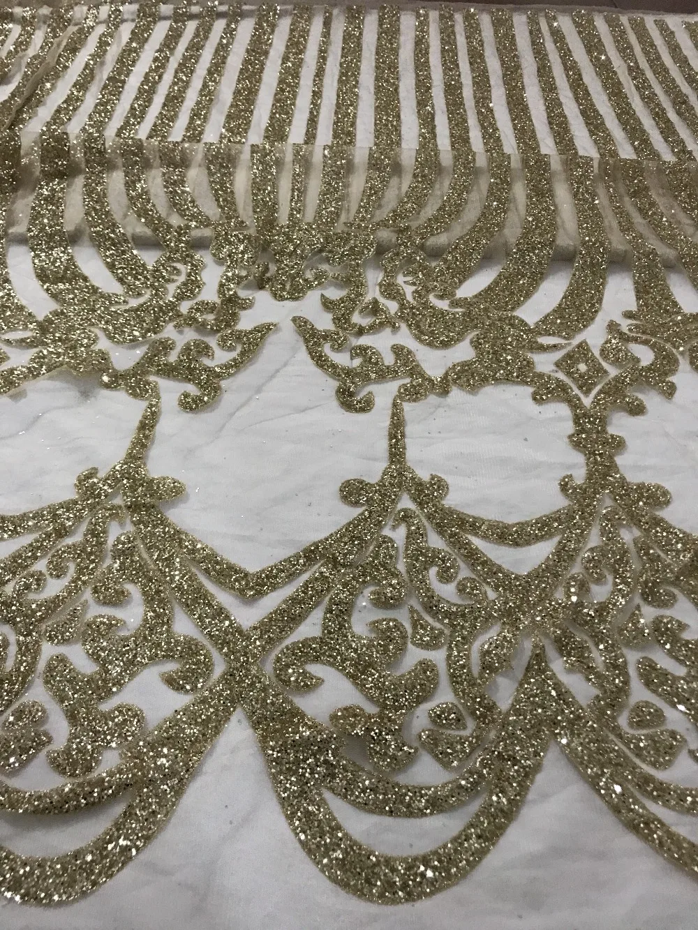 French net lace fabric L-396 New design embroidered mesh material with glued glitter for sexy dress
French net lace fabric L-396 New design embroidered mesh material with glued glitter for sexy dress