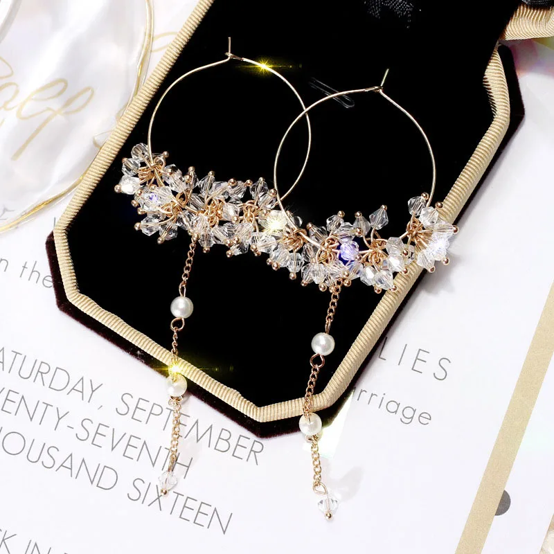 New 2019 Fashion Ladies Crystal Hoop Earrings For Women Korean Style Trendy Long Chain Circle Earring Party Wedding Jewelry Gift
New 2019 Fashion Ladies Crystal Hoop Earrings For Women Korean Style Trendy Long Chain Circle Earring Party Wedding Jewelry Gift