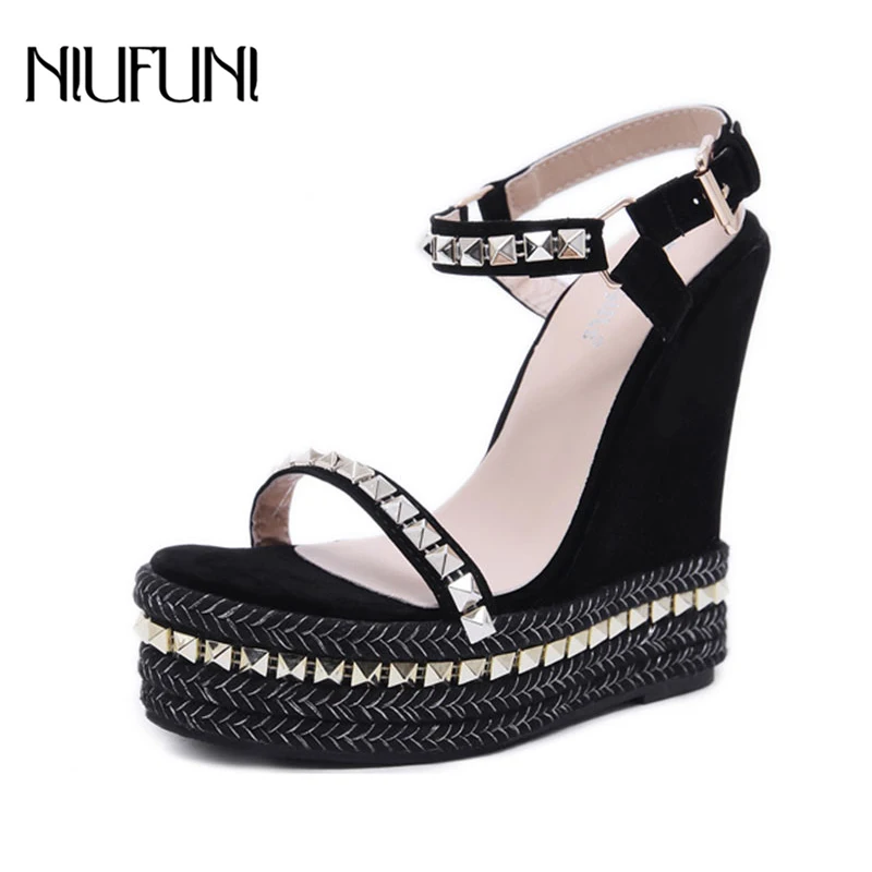 2018 New Rome Style Comfortable Wedges Sandals Platform Shoes Woman Crystal Decoration Gladiator Sandals High Heels Dress Shoes
2018 New Rome Style Comfortable Wedges Sandals Platform Shoes Woman Crystal Decoration Gladiator Sandals High Heels Dress Shoes
