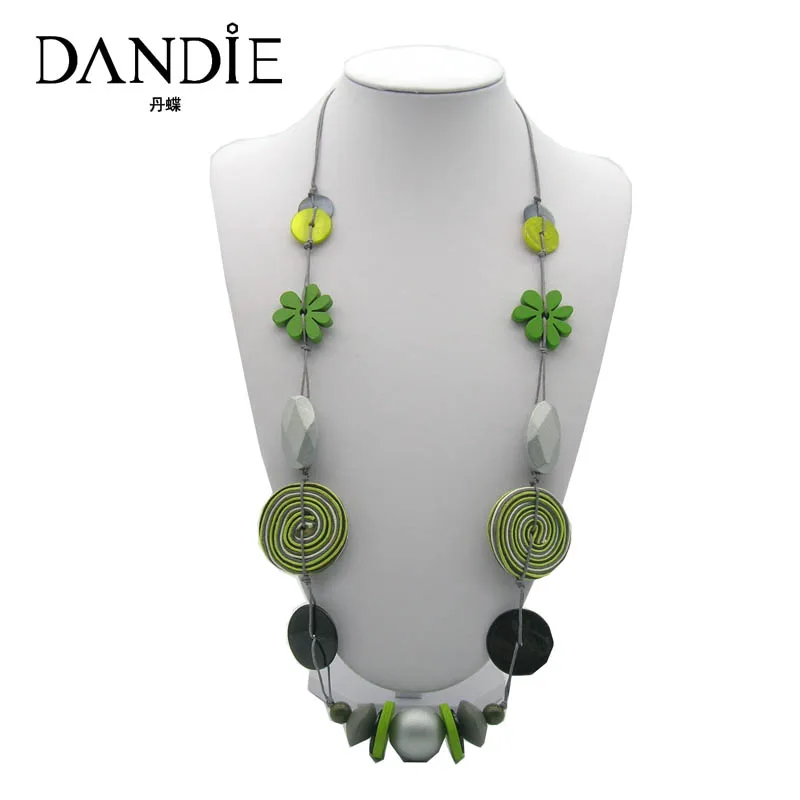 Dandie New Trendy Necklace For Women Of Shell, Flowers And Acrylic With Three Color Design
Dandie New Trendy Necklace For Women Of Shell, Flowers And Acrylic With Three Color Design
