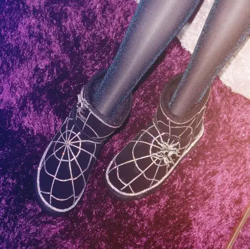 Winter new rhinestone snow boots black diamond spider crystal web strobe leather snow boots black crystal woman snow boots
Winter new rhinestone snow boots black diamond spider crystal web strobe leather snow boots black crystal woman snow boots