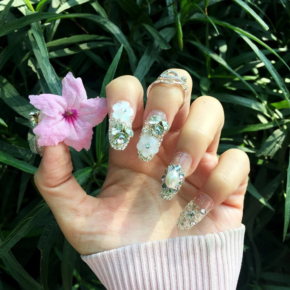 New 24 pieces Wedding Pearl Manicure 3D Rhinestone Glitters Bling Decoration Long Fake false Acrylic Sticker Nail Tip With Glue
New 24 pieces Wedding Pearl Manicure 3D Rhinestone Glitters Bling Decoration Long Fake false Acrylic Sticker Nail Tip With Glue