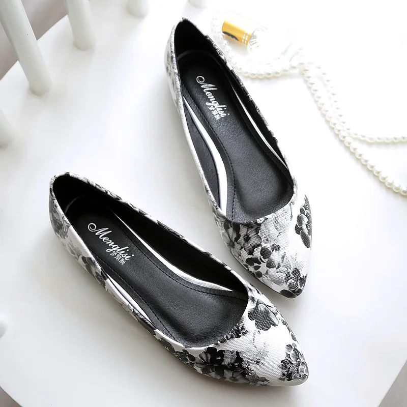Floral Print Women 's Flats Large Size 40-45 New 2019 Spring And Summer Flat Shoes Shallow Mouth Ladies Single Shoes
Floral Print Women 's Flats Large Size 40-45 New 2019 Spring And Summer Flat Shoes Shallow Mouth Ladies Single Shoes