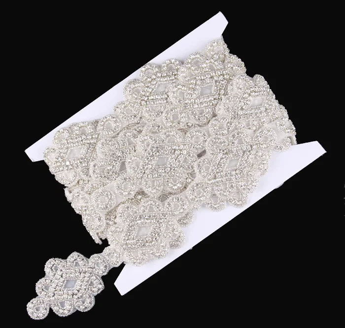 1Yard Chic Sewing On Bling Rhinestone Applique Trim Flatback Crystal Beaded Trim Button For Wedding Dress Decoration
1Yard Chic Sewing On Bling Rhinestone Applique Trim Flatback Crystal Beaded Trim Button For Wedding Dress Decoration